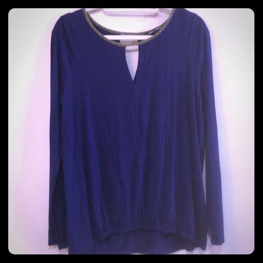Cable & Gauge Navy blue Gold trim blouse NWOT